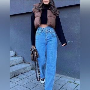 Puffer crop vest. Brown. Size small.